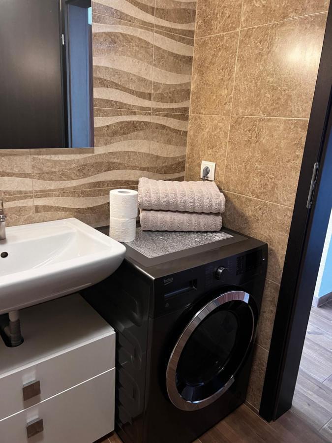 Apartament Studio Jadis 1 Oradea Ngoại thất bức ảnh